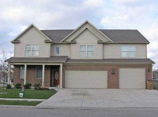 3450 Valley Dr, Columbus, IN 47203