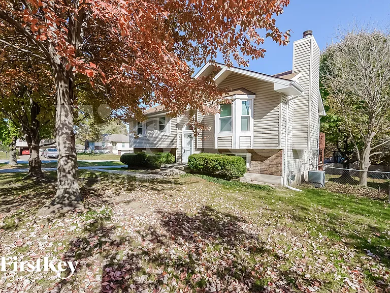 3200 SE 5th Street Ct — Photo 2