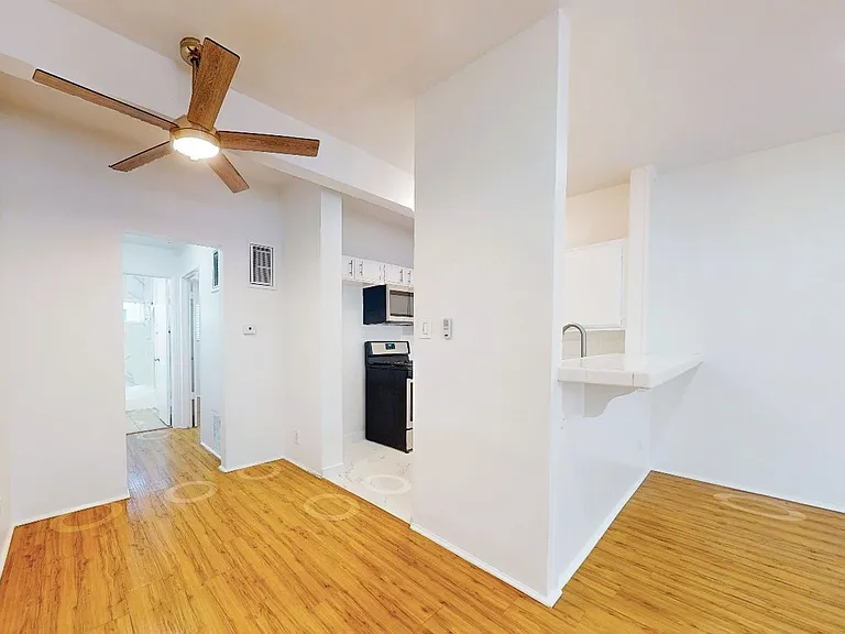 3638 Midvale Ave — Photo 8