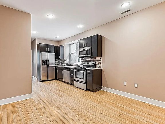 3rd image of 3146 N Broad St Floor 2