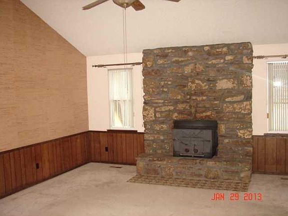 4th image of 2104 W Dogwood St
