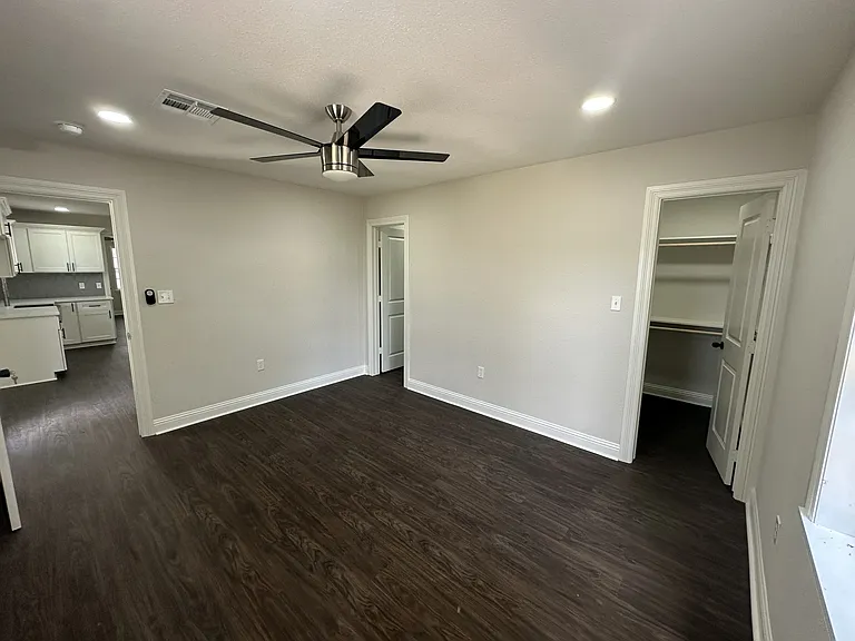 614 Benson St — Photo 4