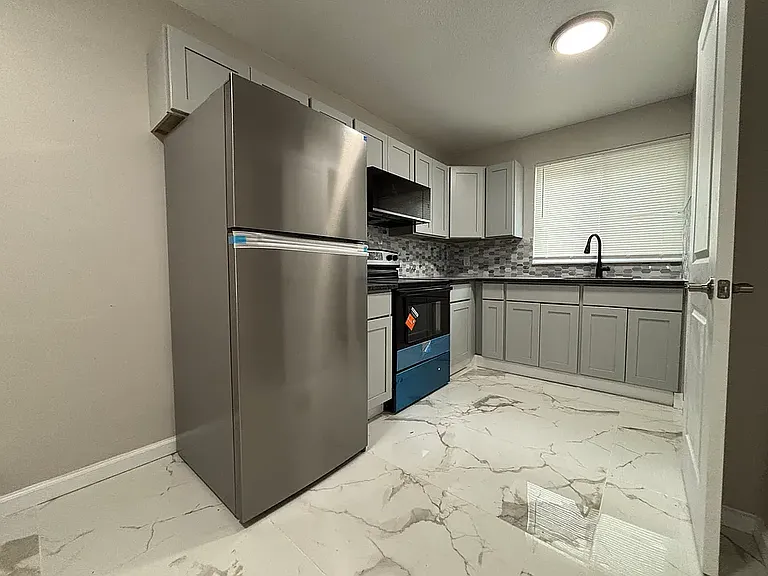 559 Sherman Pkwy #13-A — Photo 1