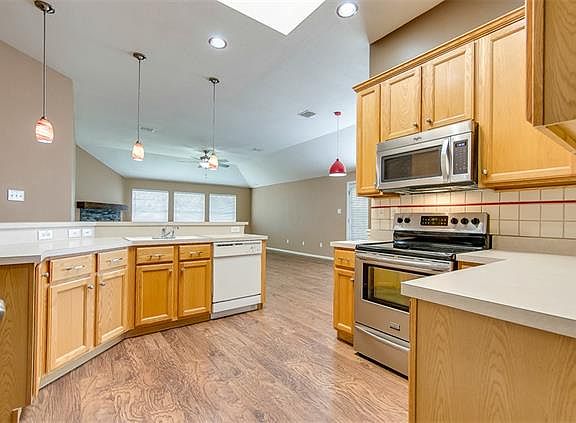 3rd image of 10818 Copperwood Dr