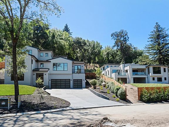 5th image of 18310 Castle Hill Way