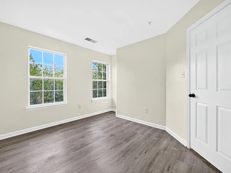 21121 Camomile Ct — Photo 42