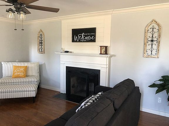 3rd image of 3411 Briarcliff Cir