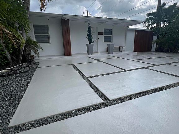 2nd image of 10114 SW 20TH Street