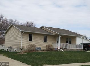 216 S Elm St, Carroll, IA 51401