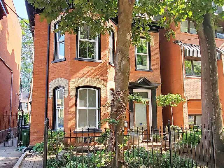 47 Gloucester St #UPPER — Photo 1