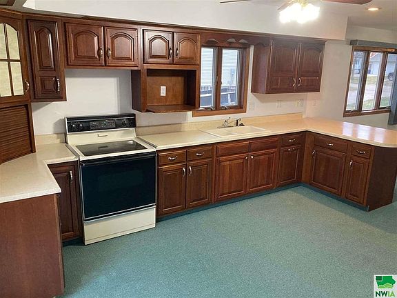 2nd image of 312 N Main St