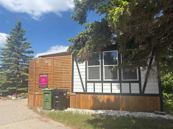3223 83rd St NW #429, Calgary, AB T3B 5N1