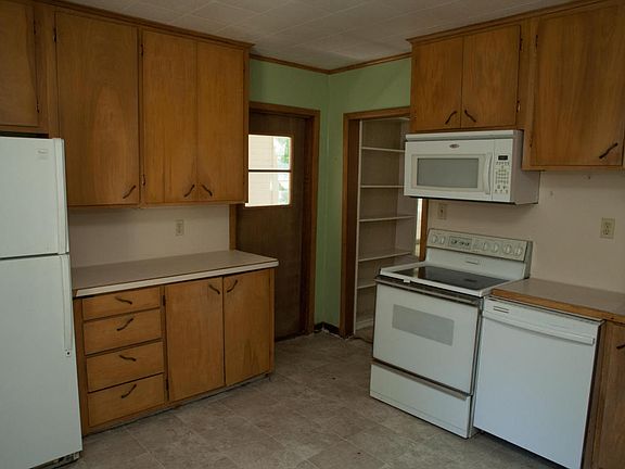 2nd image of 304 12th Ave E