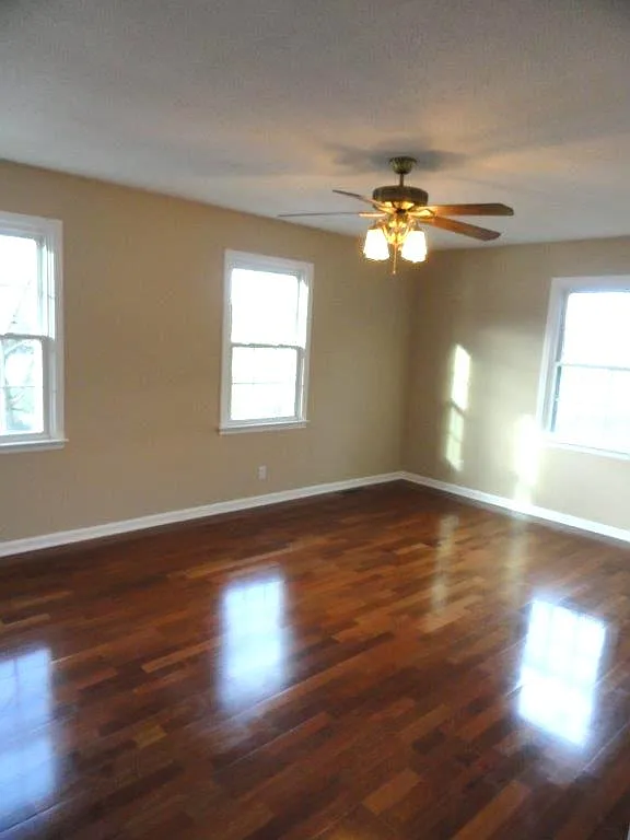 2 bed, 1.5 bath, 1116 sqft, $1,300 — Photo 3