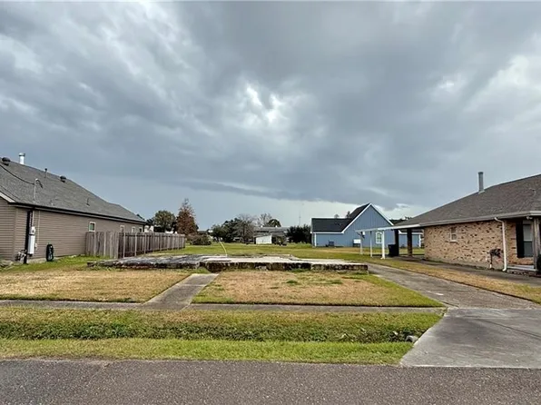 6908 Royal St, Arabi, LA 70032