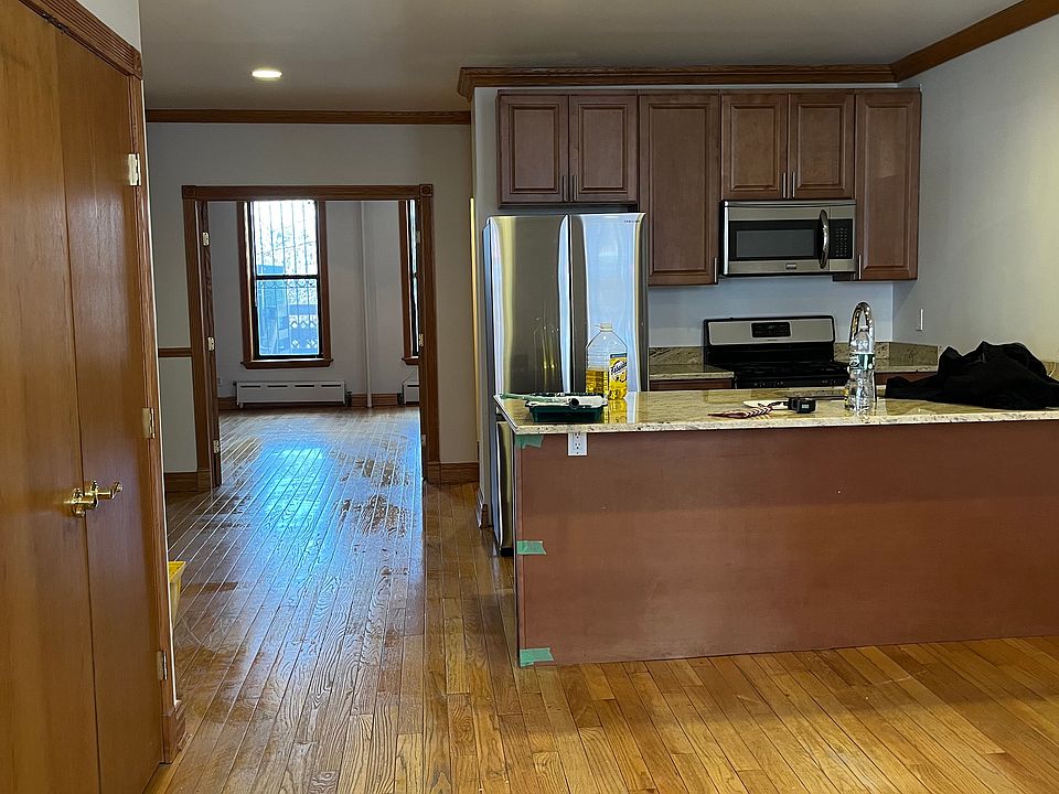1st image of 450 7th Ave #1