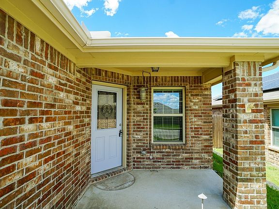 3rd image of 2552 Saldana Dr