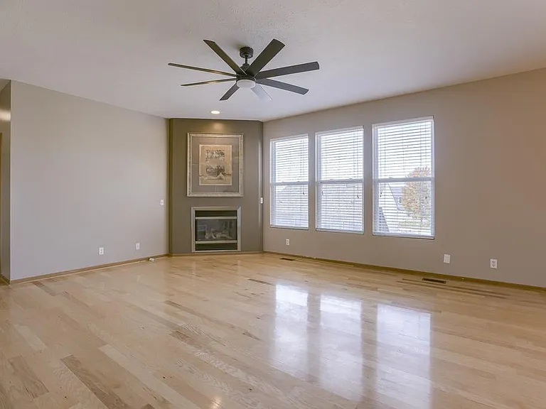 3822 S 191st St — Photo 5
