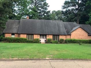 211 Edinburgh Ct, Brandon, MS 39047