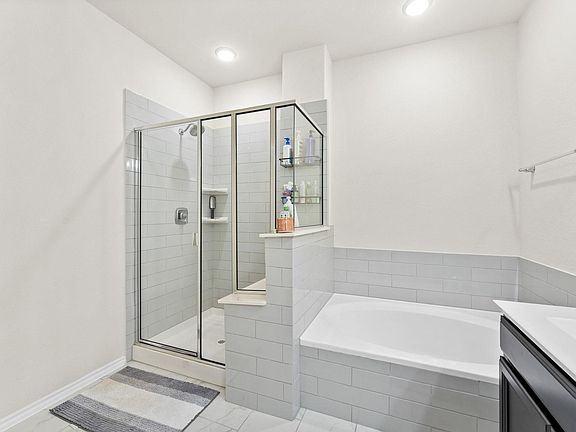 3rd image of 3419 Avondale View Dr #0