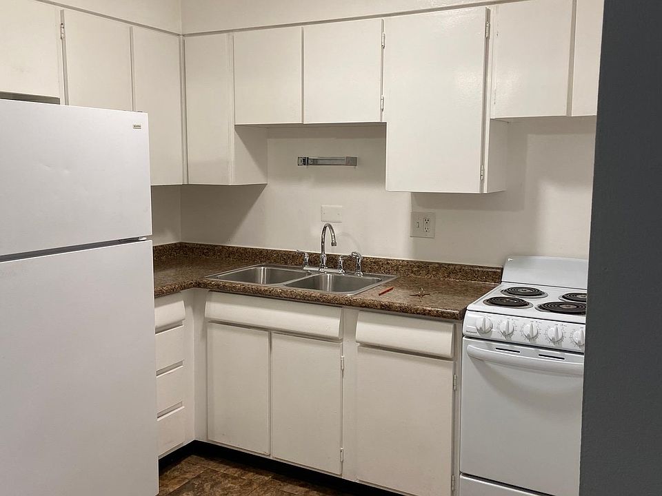 1st image of 1040 Chicago Ave #108