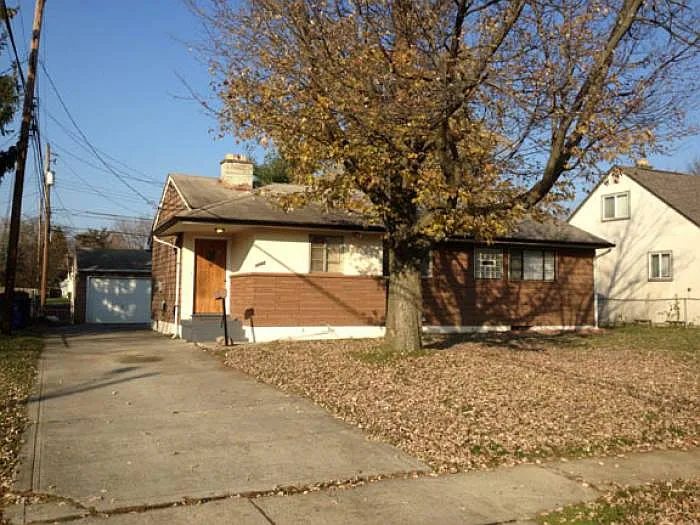 3842 Bolton Ave photo 1