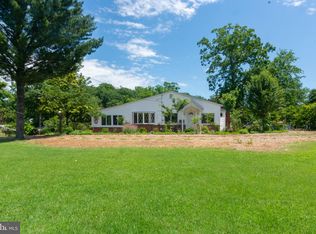 621 Carvel Grove Rd, Baltimore, MD 21221