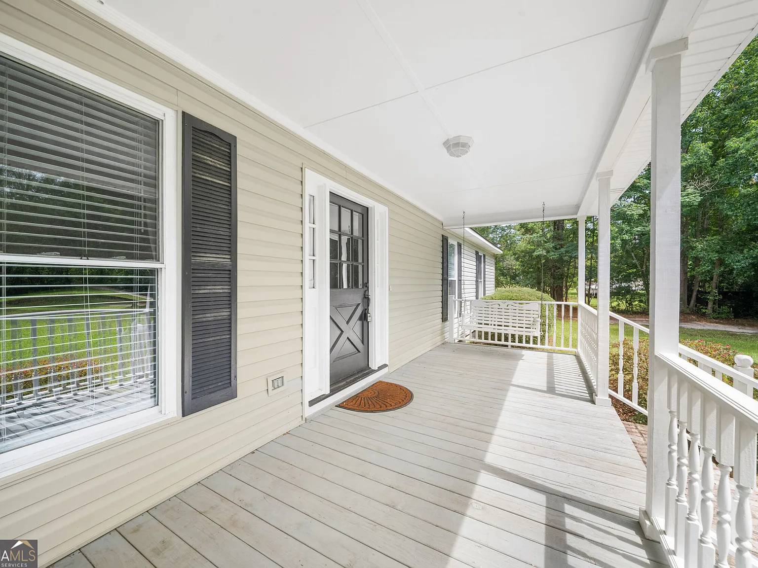3 bed, 2.0 bath, 1752 sqft, $2,300 — Photo 2