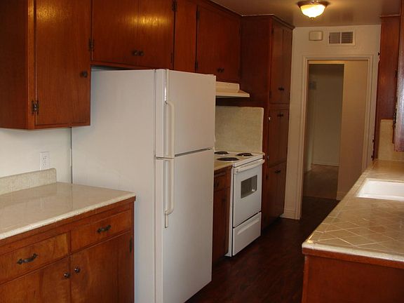 3rd image of 4431 N Teilman Ave