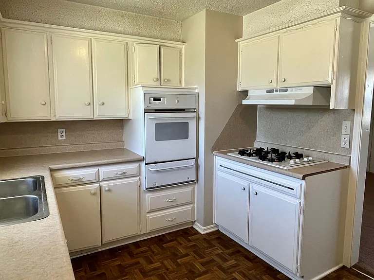 708 N Norman Ave — Photo 6