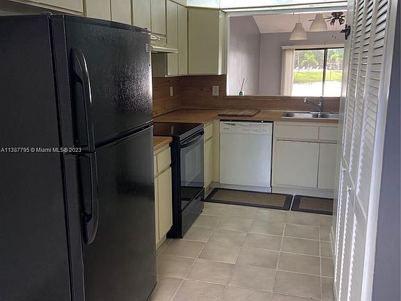 2nd image of 844 SW 120th Way #844