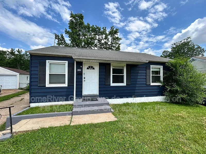 3 bed, 1.0 bath, 854 sqft, $1,450 — Photo 1
