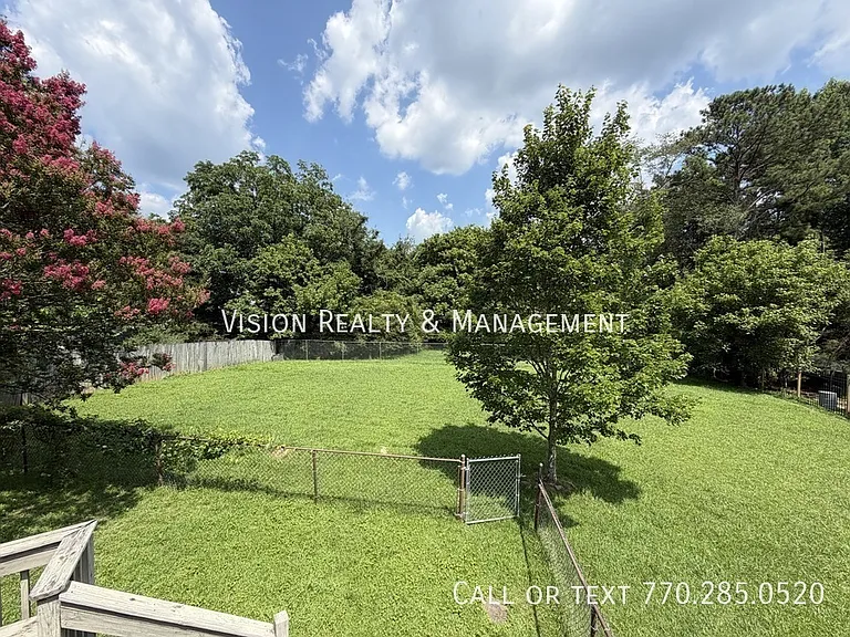 131 Hunters Way — Photo 21