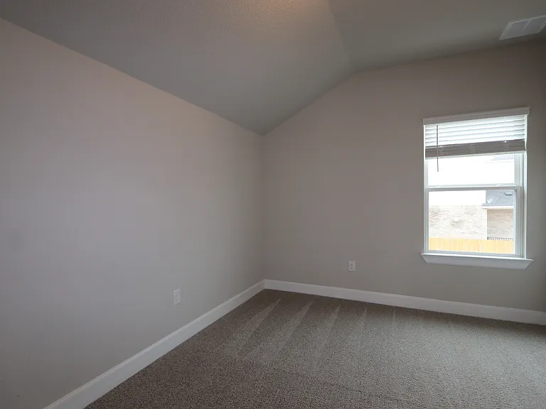 Upstairs bedroom (2)