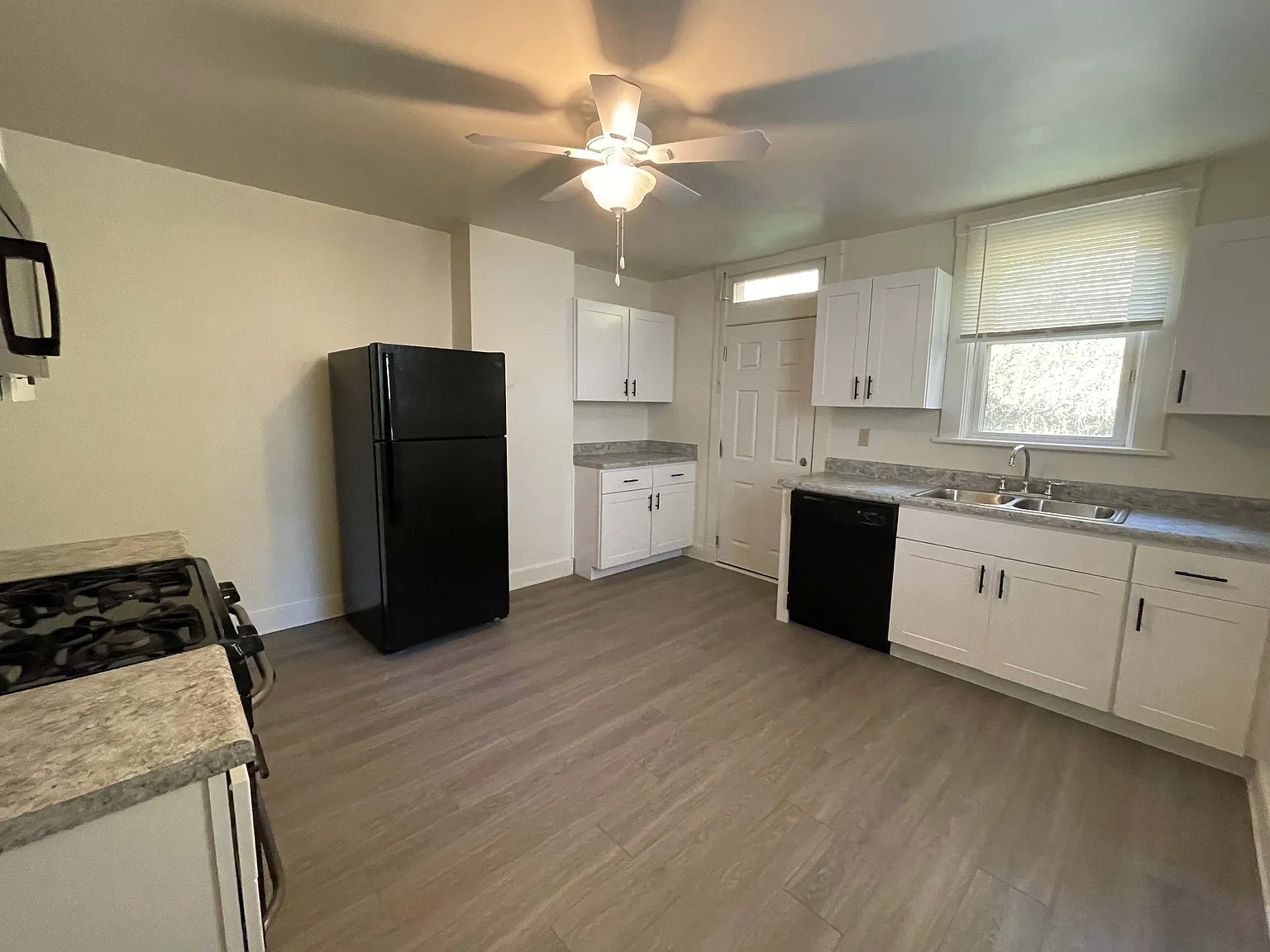 Pipestone Properties — Photo 1