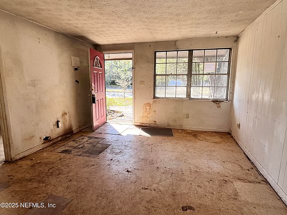 3rd image of 2833 HUFFMAN Boulevard