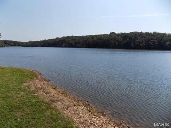 255 Foxboro Rd, Gerald, MO 63037