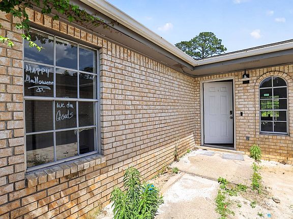 2nd image of 420 Chanterelle Dr