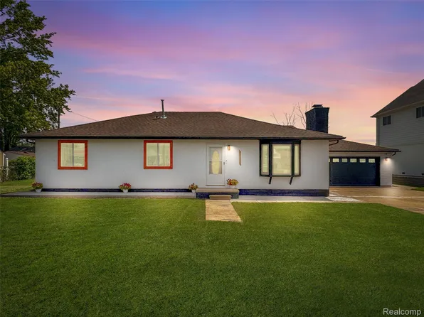 37910 Mallast St, Harrison Township, MI 48045