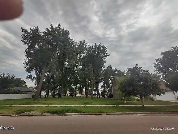 2nd image of 4509 S Bay Dr SE