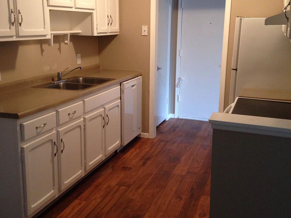 large kitchen with plenty of cabinet storage and counter spa