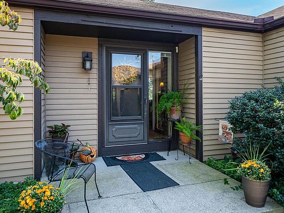 3rd image of 3163 Rivermill Dr #12