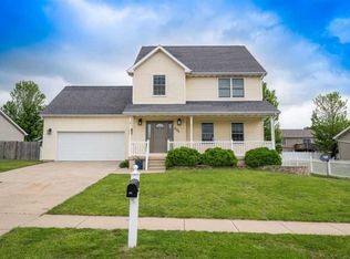 505 Park Trail Rd, Mackinaw, IL 61755