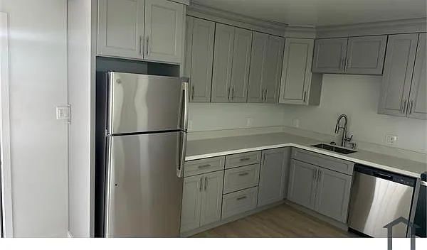 587 105th Ave #8 — Photo 8
