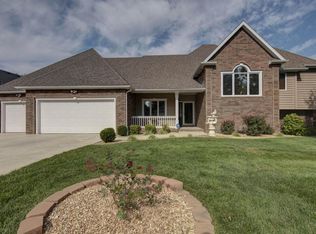 4569 S Parkhill Ave, Springfield, MO 65810