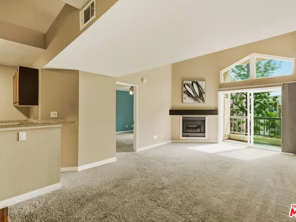 5545 Canoga Ave APT 301, Woodland Hills, CA 91367