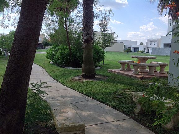 5th image of 2411 S 42nd Ln