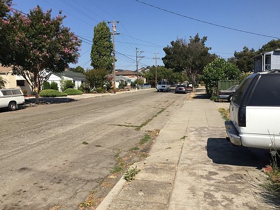 5th image of 683 Elsie Ave