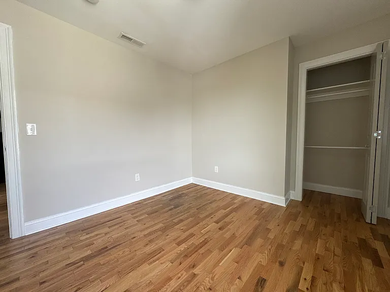 205 Howe Ave #205 — Photo 10