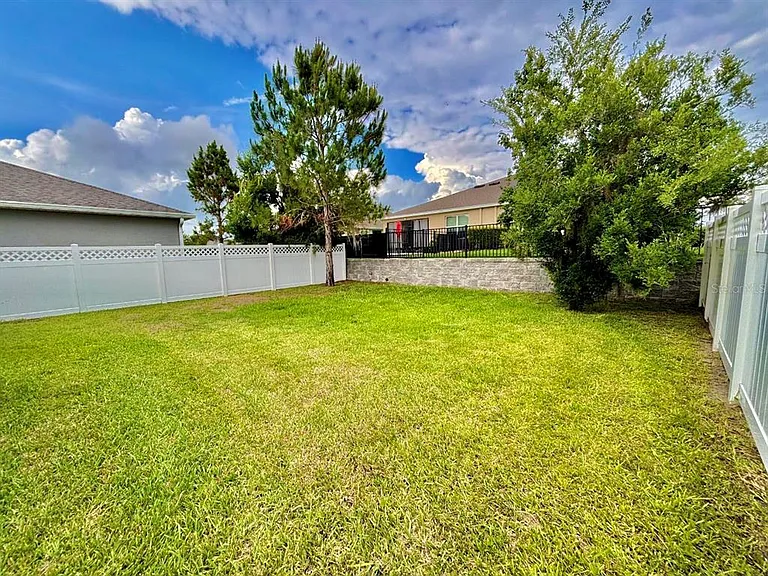 7563 Ashcroft Dr — Photo 27